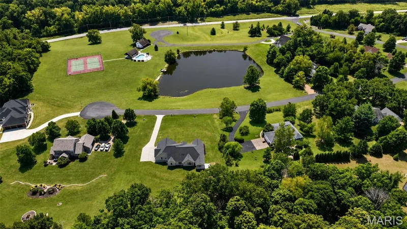 4425 Lookout Point Drive, Augusta, MO 63332 — listing photo 3 of 65