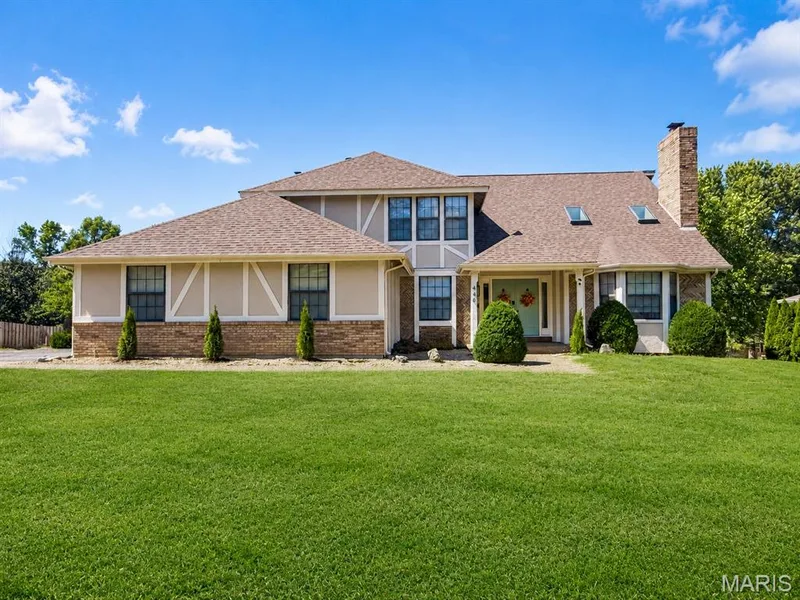 440 Meramec Way, St Charles, MO β listing photo 1