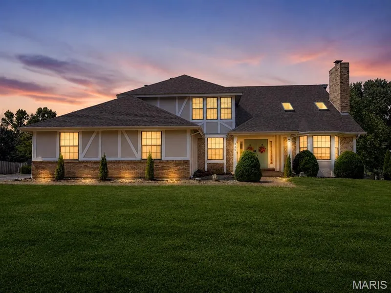 440 Meramec Way, St Charles, MO 63303 — listing photo 2 of 83