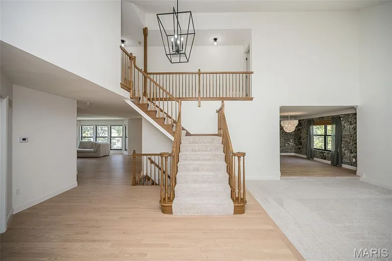 Come on in! — 440 Meramec Way, St Charles, MO 63303