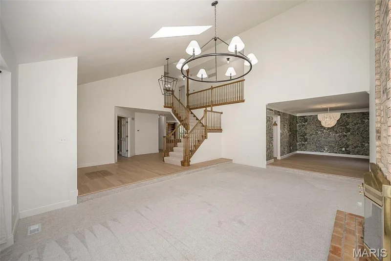 440 Meramec Way, St Charles, MO 63303 — listing photo 13 of 83