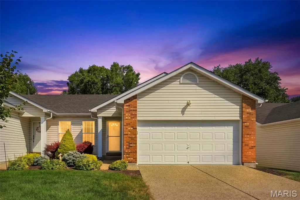 105 Maryland Drive #94B, O'Fallon, MO 63366 — listing photo 1 of 27