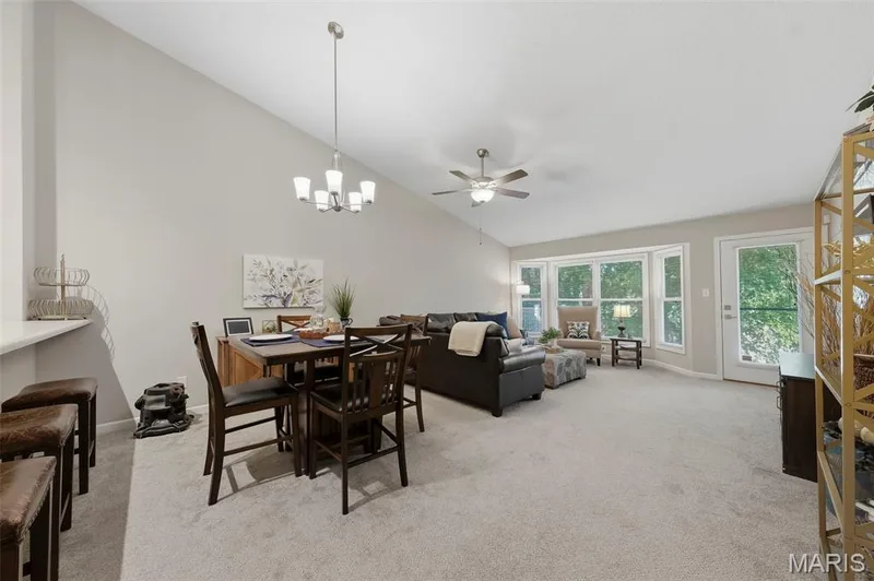 105 Maryland Drive #94B, O'Fallon, MO 63366 — listing photo 5 of 27