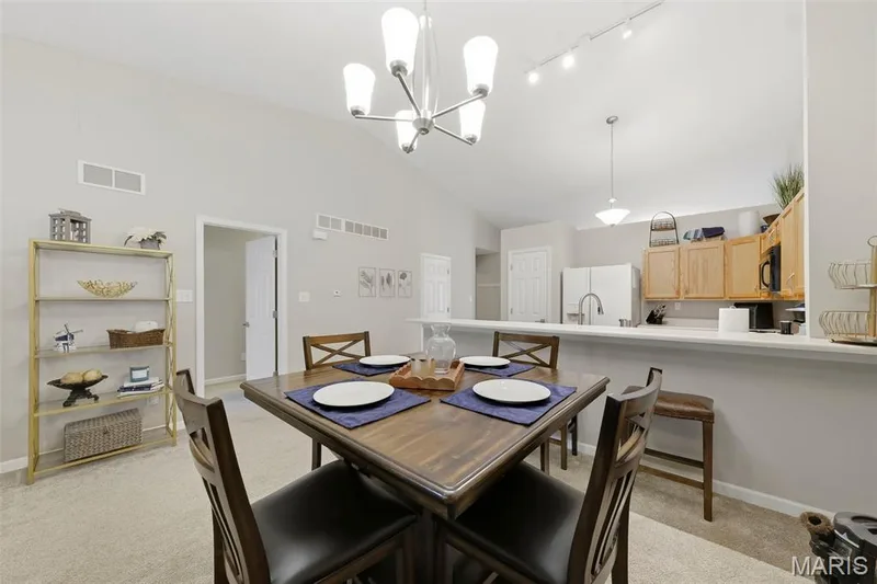 105 Maryland Drive #94B, O'Fallon, MO 63366 — listing photo 8 of 27