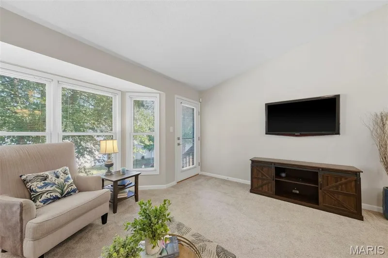 105 Maryland Drive #94B, O'Fallon, MO 63366 — listing photo 12 of 27