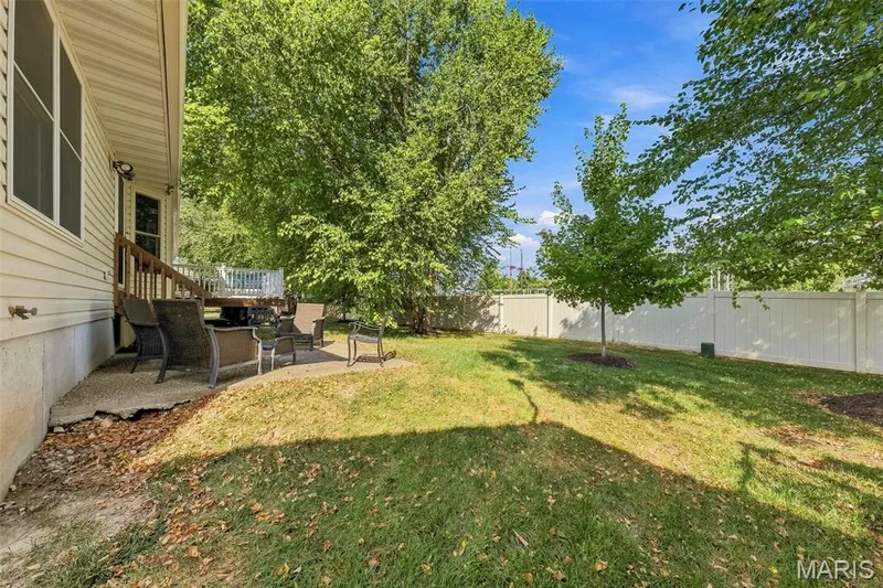 105 Maryland Drive #94B, O'Fallon, MO 63366 — listing photo 23 of 27