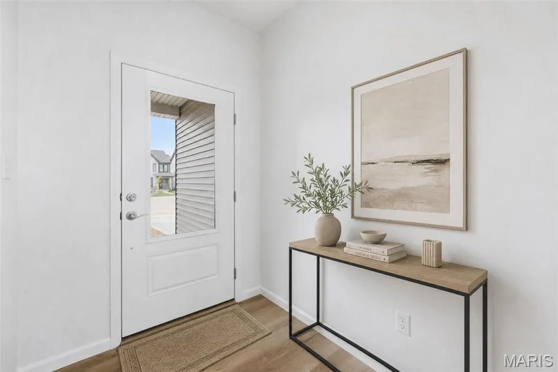Virtually Staged Entry Foyer — 32 Wingtip Court, St Peters, MO 63376