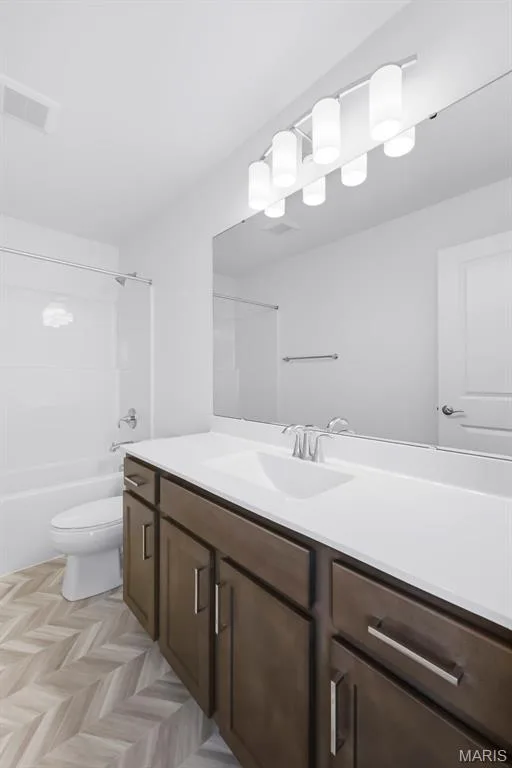 Hall Bathroom with Oversized Raised Height Vanity and Tub/Shower — 32 Wingtip Court, St Peters, MO 63376