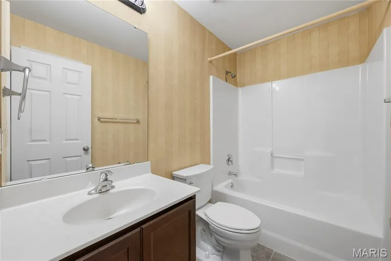 Tub/Shower in Secondary Bathroom — 1700 Coupru Court, St Peters, MO 63376