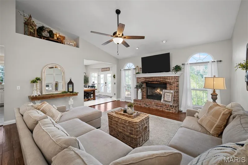 73 Elm Creek Court, Wentzville, MO 63385 — listing photo 4 of 82