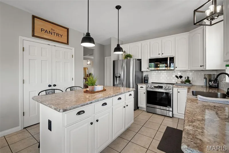 73 Elm Creek Court, Wentzville, MO 63385 — listing photo 17 of 82
