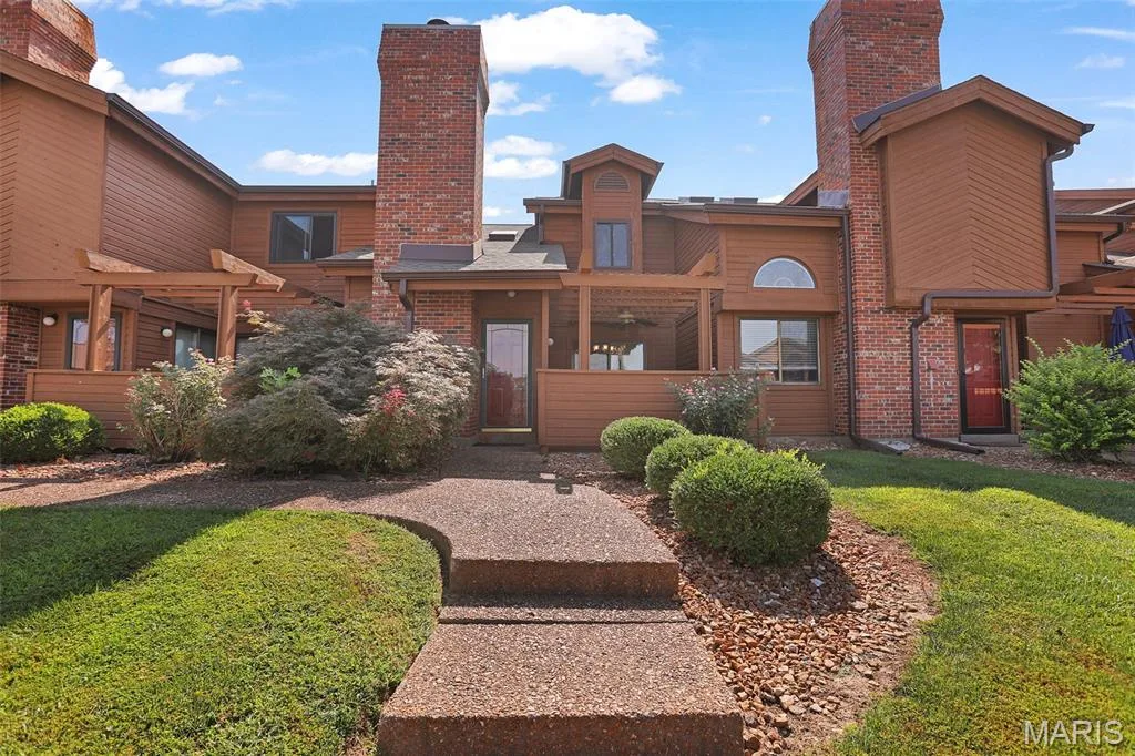 226 Hemingway Lane #C, Weldon Spring, MO 63304 — listing photo 1 of 38