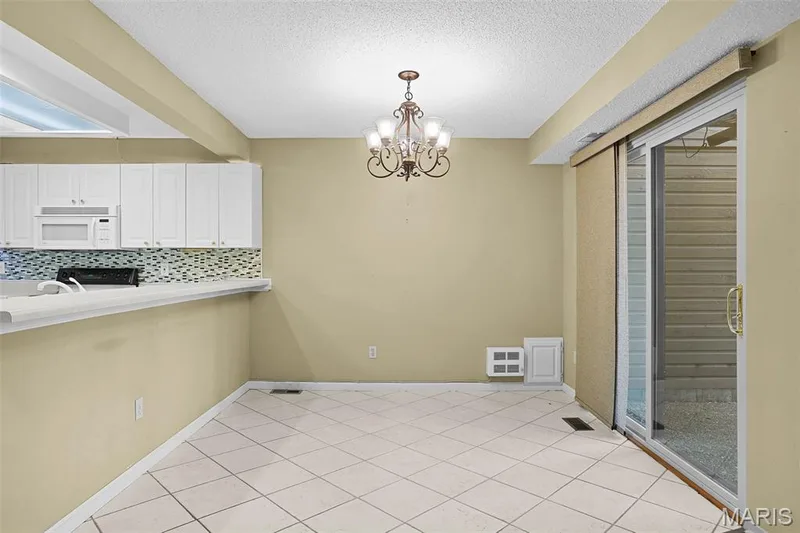 226 Hemingway Lane #C, Weldon Spring, MO 63304 — listing photo 5 of 38