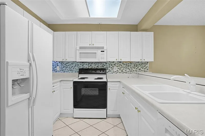 226 Hemingway Lane #C, Weldon Spring, MO 63304 — listing photo 8 of 38