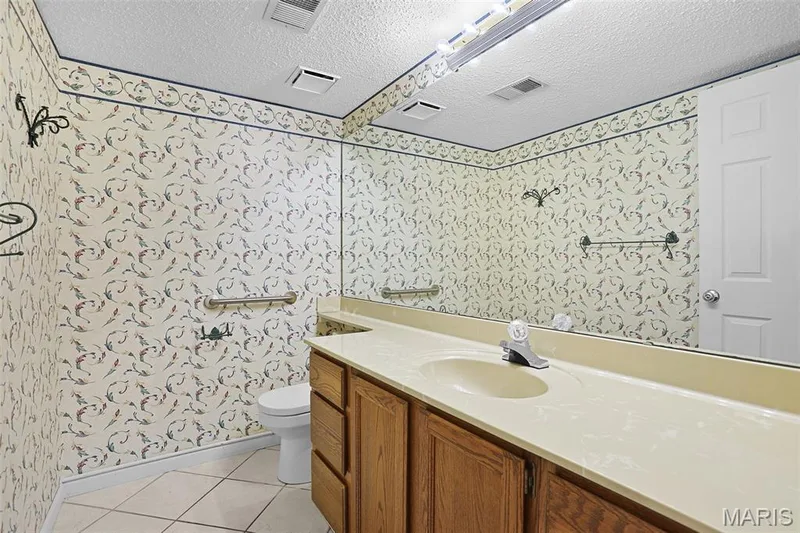 226 Hemingway Lane #C, Weldon Spring, MO 63304 — listing photo 12 of 38