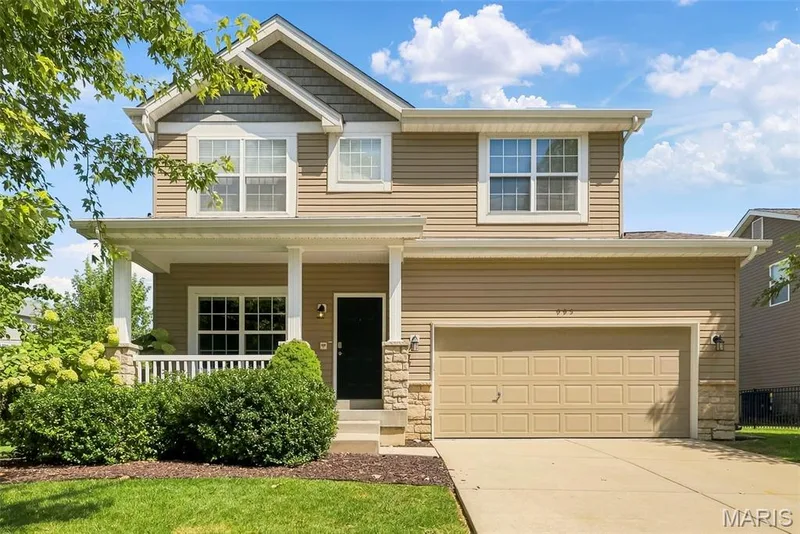 995 Harmony Lake Parkway, Cottleville, MO — listing photo 1
