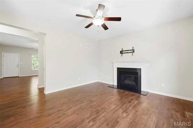 995 Harmony Lake Parkway, Cottleville, MO 63376 — listing photo 12 of 38