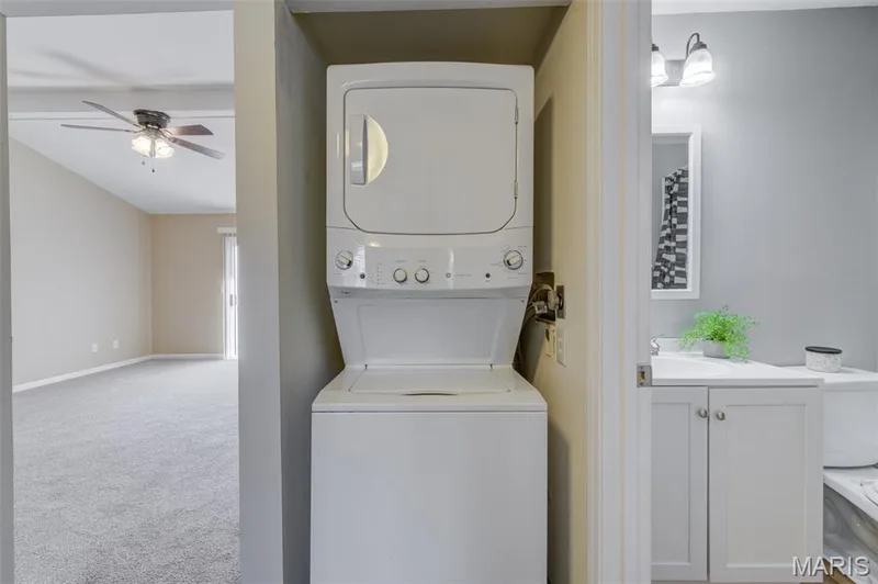 1524 Surrey Lane #D, St Charles, MO 63304 — listing photo 13 of 27