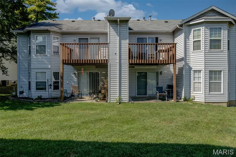 1524 Surrey Lane #D, St Charles, MO 63304 — listing photo 24 of 27