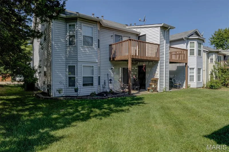 1524 Surrey Lane #D, St Charles, MO 63304 — listing photo 25 of 27