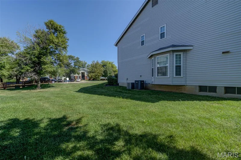 1524 Surrey Lane #D, St Charles, MO 63304 — listing photo 26 of 27