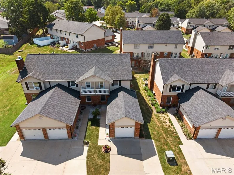 222 Deer Hollow Court #17, O'Fallon, MO 63366 — listing photo 3 of 54