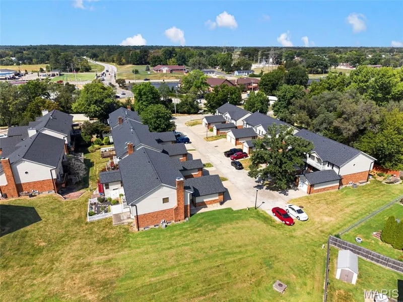 222 Deer Hollow Court #17, O'Fallon, MO 63366 — listing photo 5 of 54