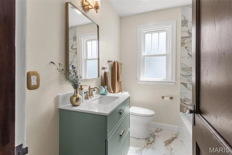700 S Benton, St Charles, MO 63301 — listing photo 16 of 34