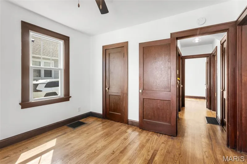 700 S Benton, St Charles, MO 63301 — listing photo 20 of 34