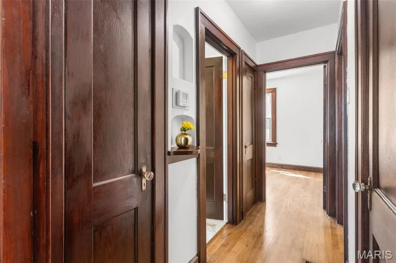 700 S Benton, St Charles, MO 63301 — listing photo 22 of 34