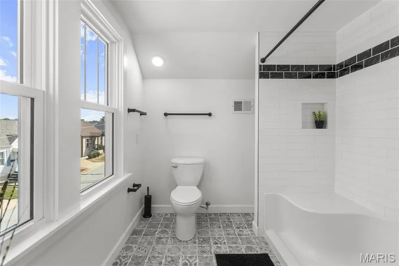700 S Benton, St Charles, MO 63301 — listing photo 30 of 34
