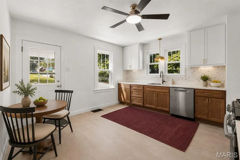 Staged — 700 S Benton, St Charles, MO 63301