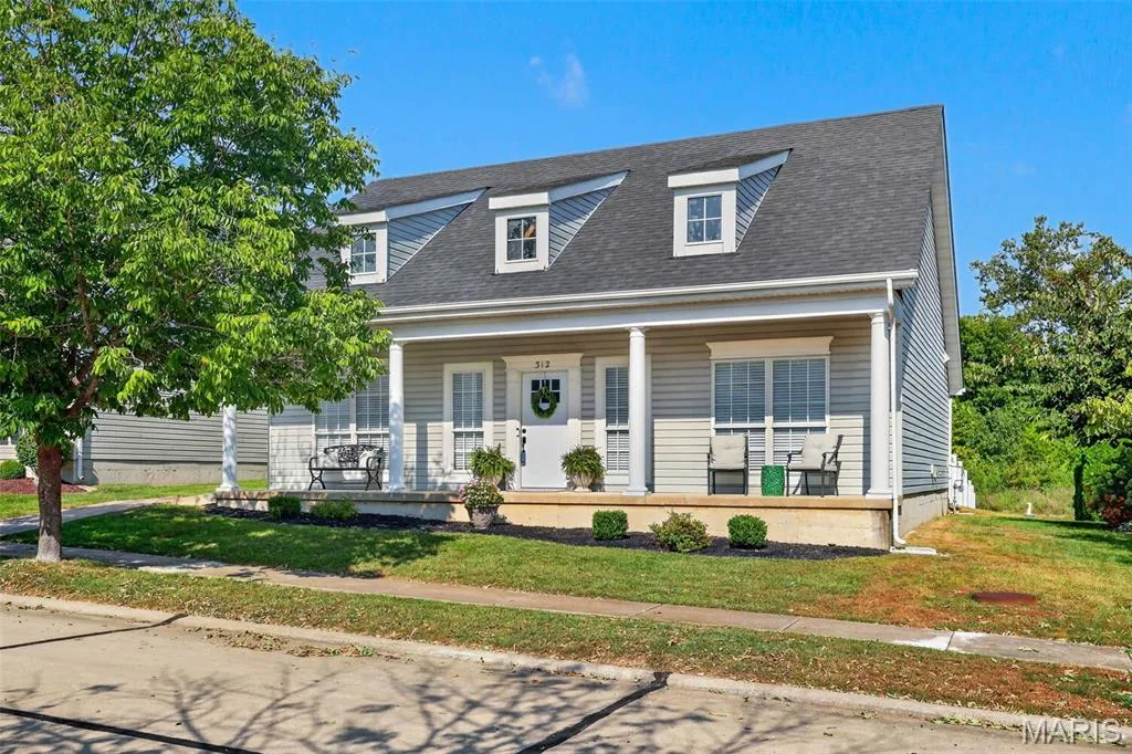 312 Hawks View Drive, O'Fallon, MO 63368 — listing photo 1 of 24