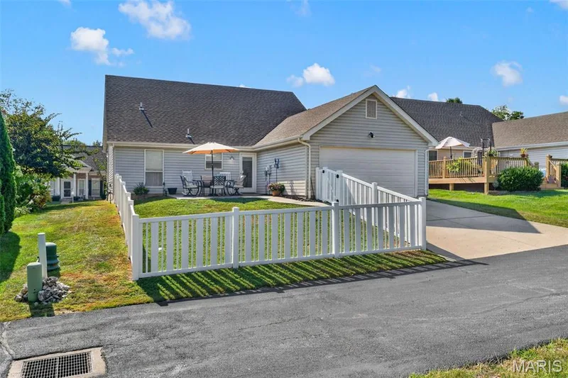 312 Hawks View Drive, O'Fallon, MO 63368 — listing photo 3 of 24