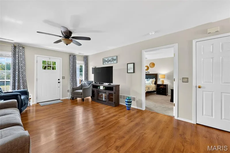 312 Hawks View Drive, O'Fallon, MO 63368 — listing photo 10 of 24