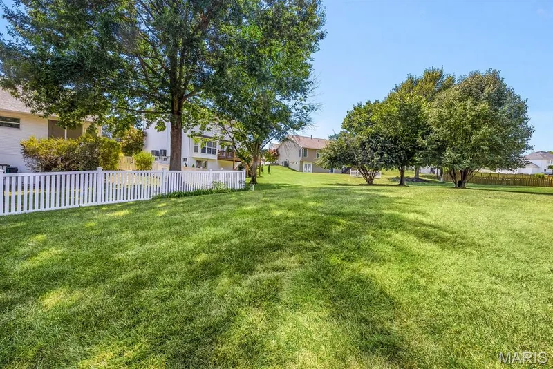 View 2 of back yard — 882 Sara Beth Court, St Peters, MO 63376