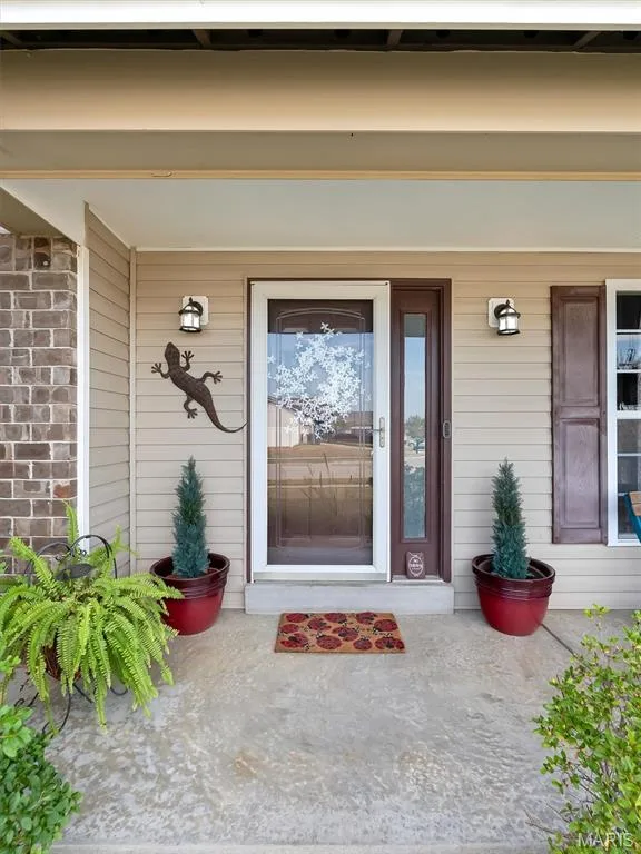 305 Valley Bluff Drive, Wentzville, MO 63385 — listing photo 2 of 48