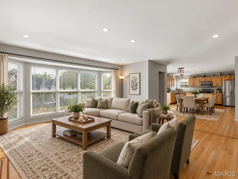 Virtually staged — 305 Valley Bluff Drive, Wentzville, MO 63385