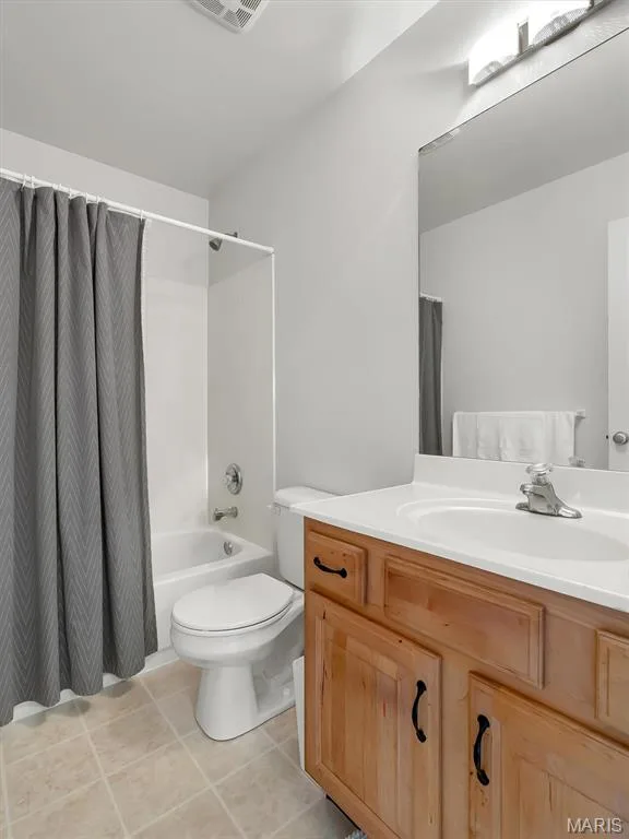 305 Valley Bluff Drive, Wentzville, MO 63385 — listing photo 30 of 48