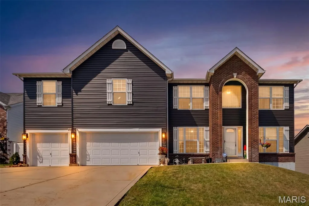 309 Thoreau Boulevard, O'Fallon, MO 63366 — listing photo 1 of 77