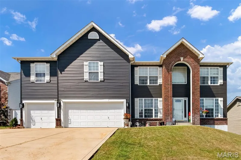 309 Thoreau Boulevard, O'Fallon, MO 63366 — listing photo 2 of 77