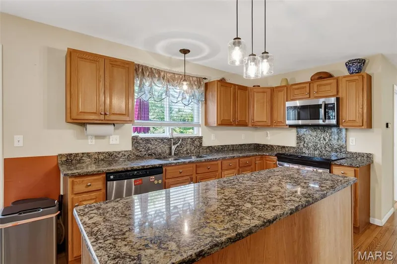 309 Thoreau Boulevard, O'Fallon, MO 63366 — listing photo 12 of 77