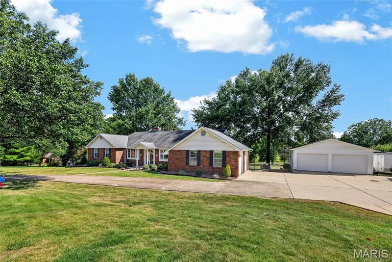 2442 Jackson Road, Wentzville, MO 63385 — listing photo 2 of 46