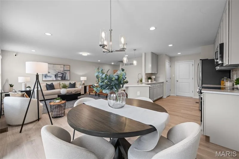 2 Burlington at Oakshire, O'Fallon, MO 63385 — listing photo 18 of 26