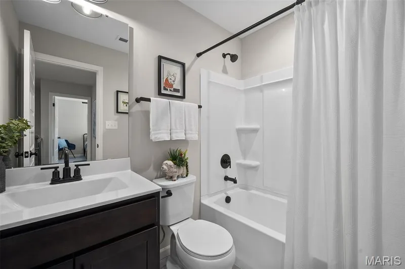 2 Arlington at Oakshire, O'Fallon, MO 63385 — listing photo 5 of 22