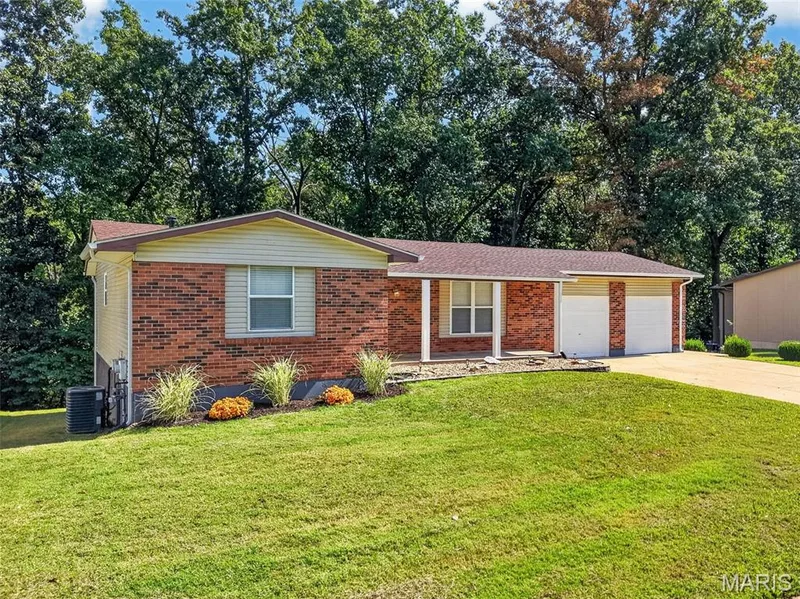 1114 Patsy Lane, O'Fallon, MO 63366 — listing photo 2 of 41