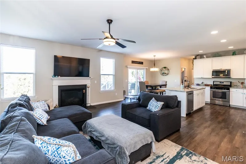 21 Meadow Vista Court, St Peters, MO 63376 — listing photo 7 of 51