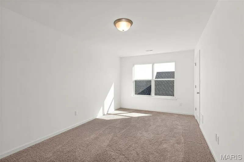 2 Fieldcrest at Oakshire, O'Fallon, MO 63385 — listing photo 5 of 23