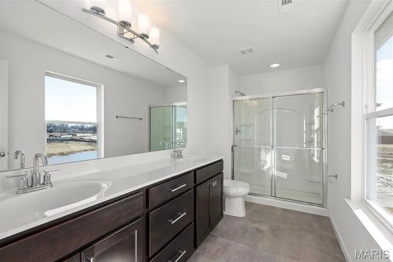 2 Fieldcrest at Oakshire, O'Fallon, MO 63385 — listing photo 7 of 23