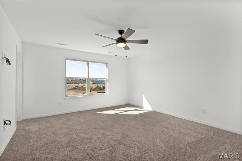2 Fieldcrest at Oakshire, O'Fallon, MO 63385 — listing photo 9 of 23
